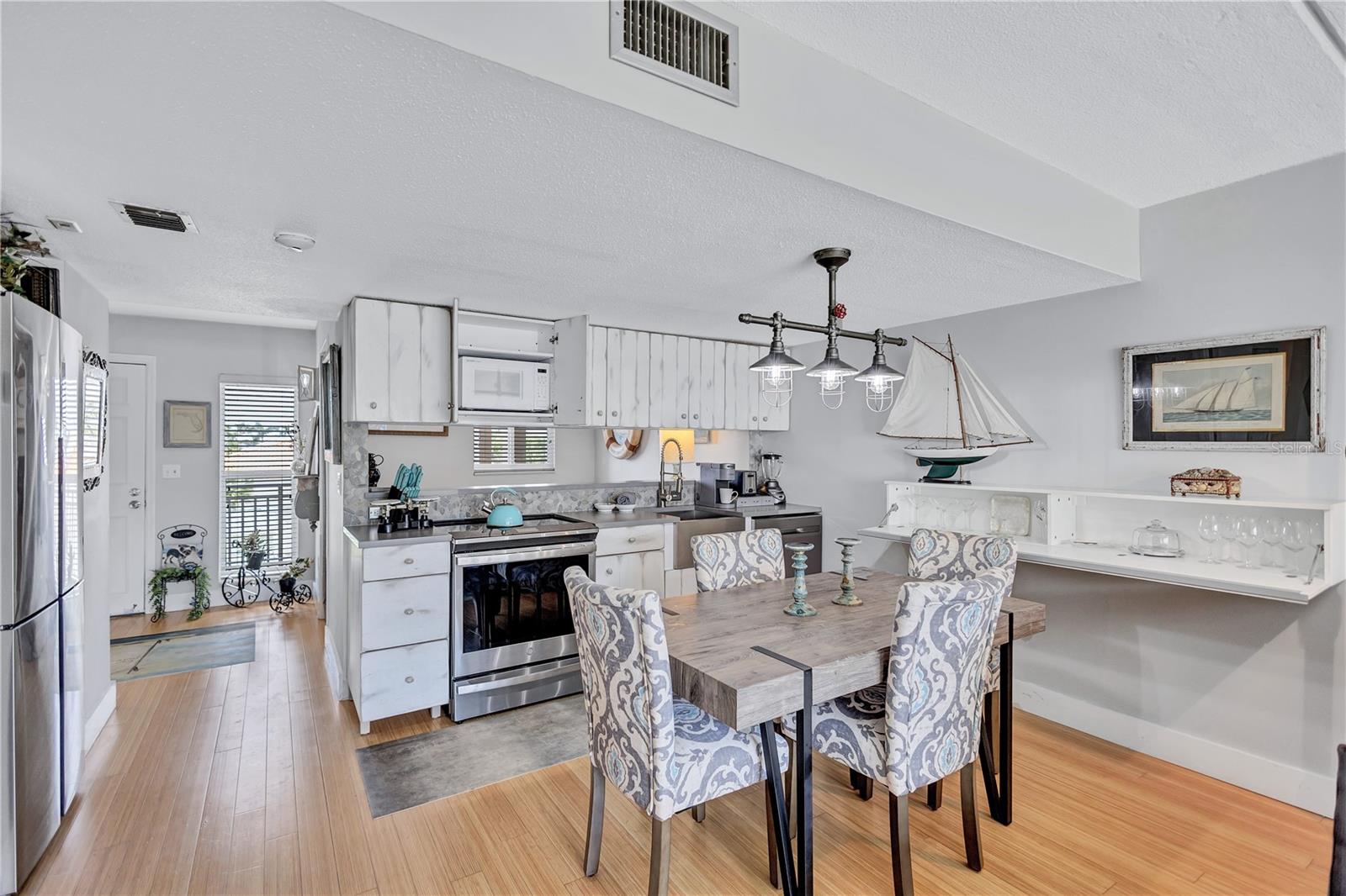 Image 22 of 68 For 845 Benjamin Franklin Drive 302