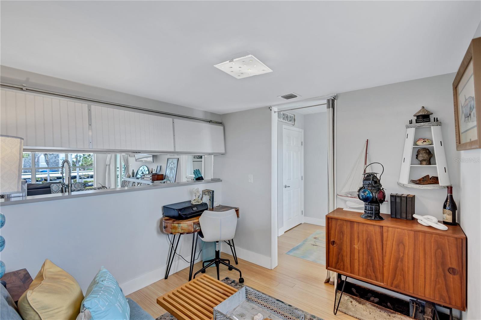Image 24 of 68 For 845 Benjamin Franklin Drive 302