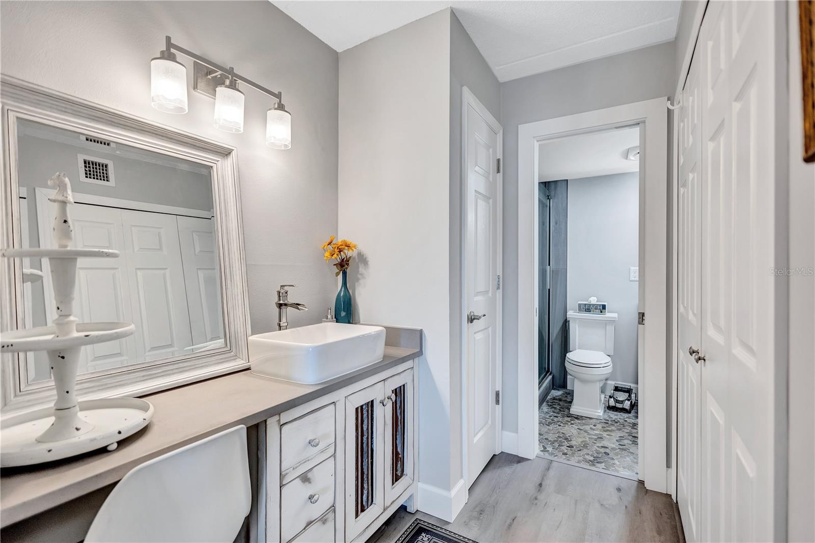 Image 30 of 68 For 845 Benjamin Franklin Drive 302