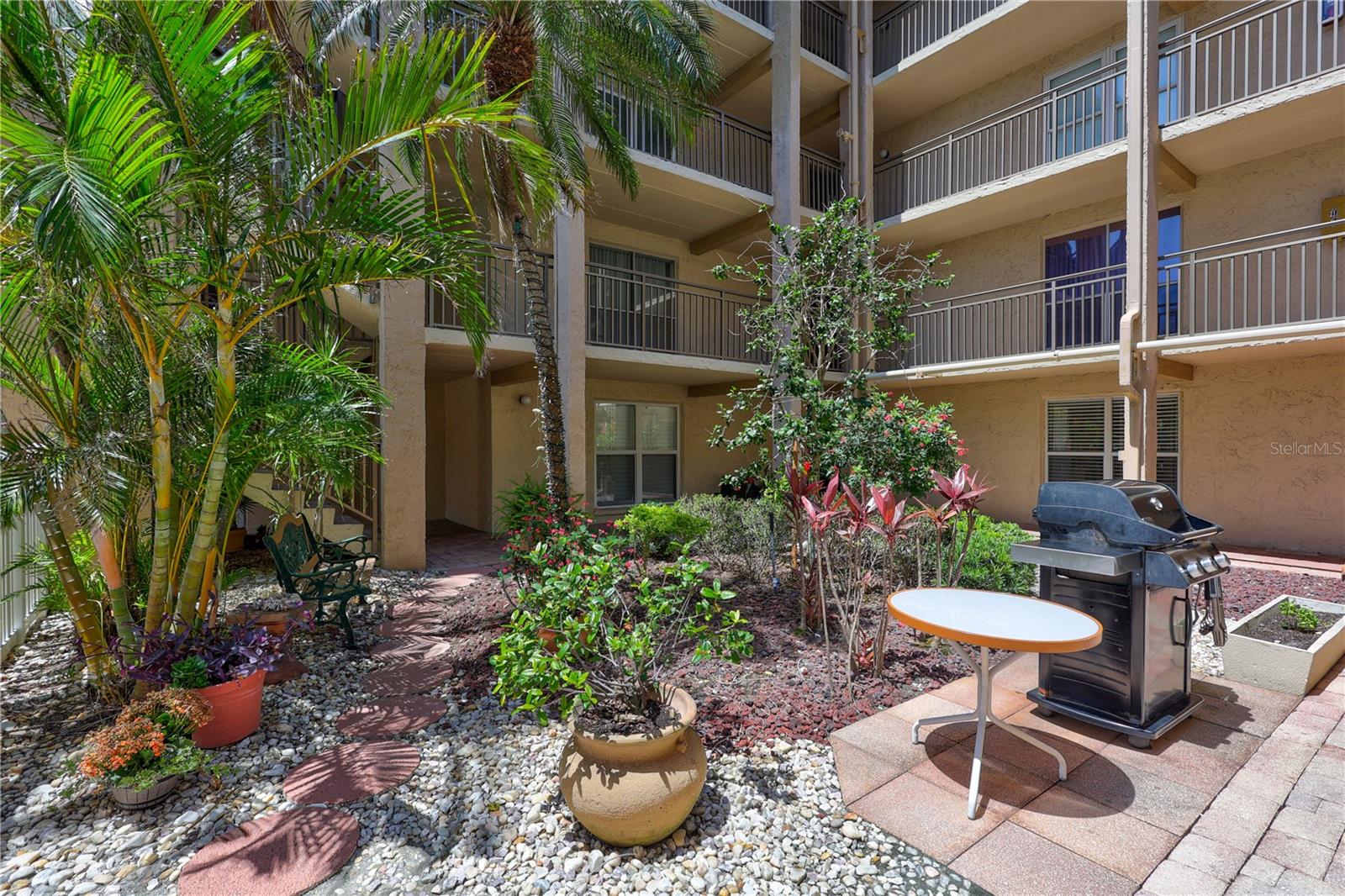 Image 39 of 68 For 845 Benjamin Franklin Drive 302