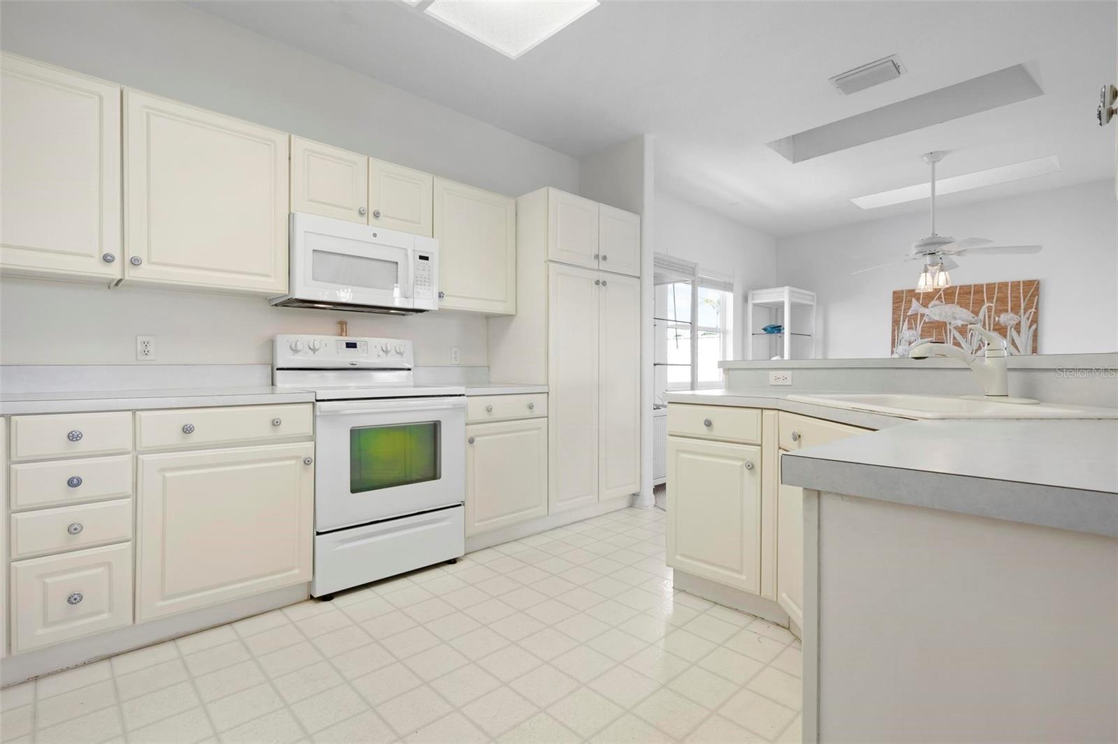 Image 21 of 55 For 802 Bay Boulevard