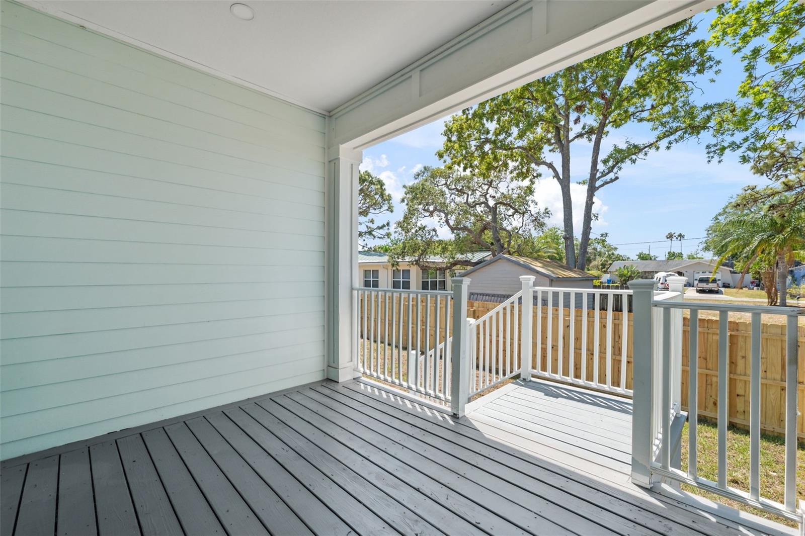 Listing photo id 19 for 8622 Inwood Drive