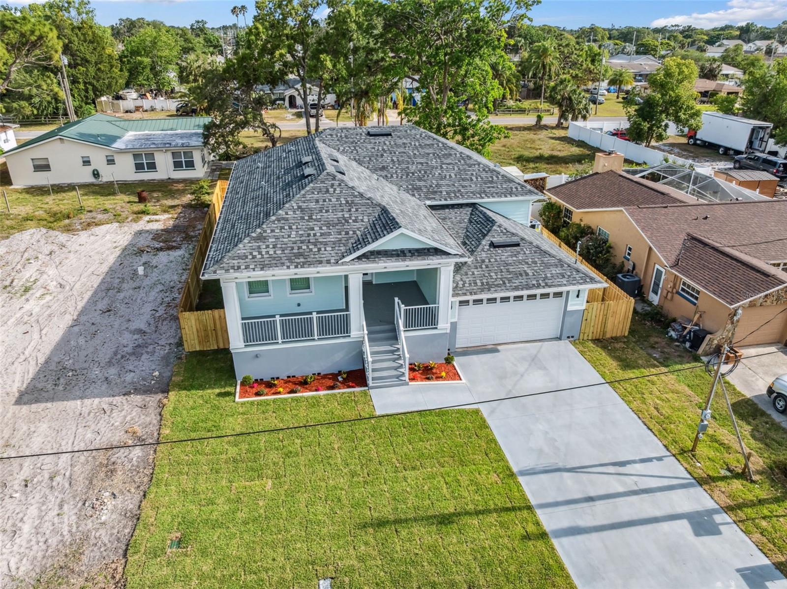 Listing photo id 21 for 8622 Inwood Drive