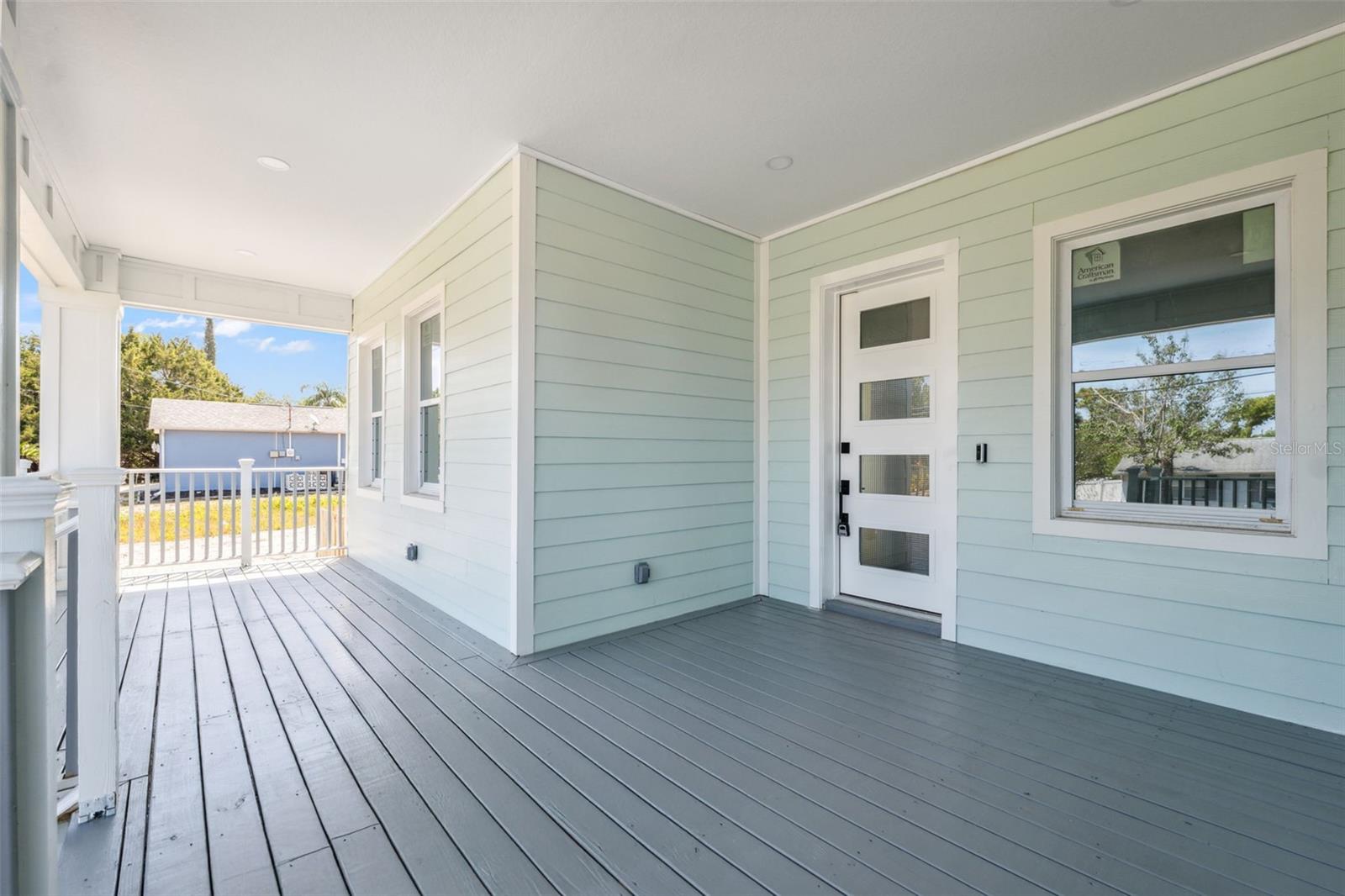 Listing photo id 2 for 8622 Inwood Drive