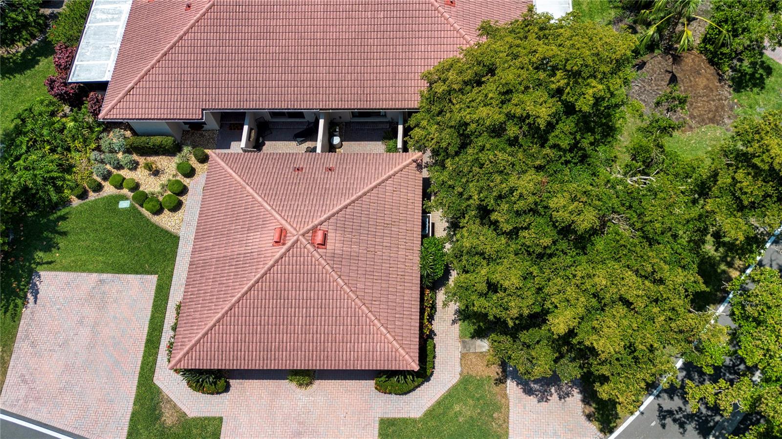 Image 3 of 48 For 4812 Kestral Park Circle 20