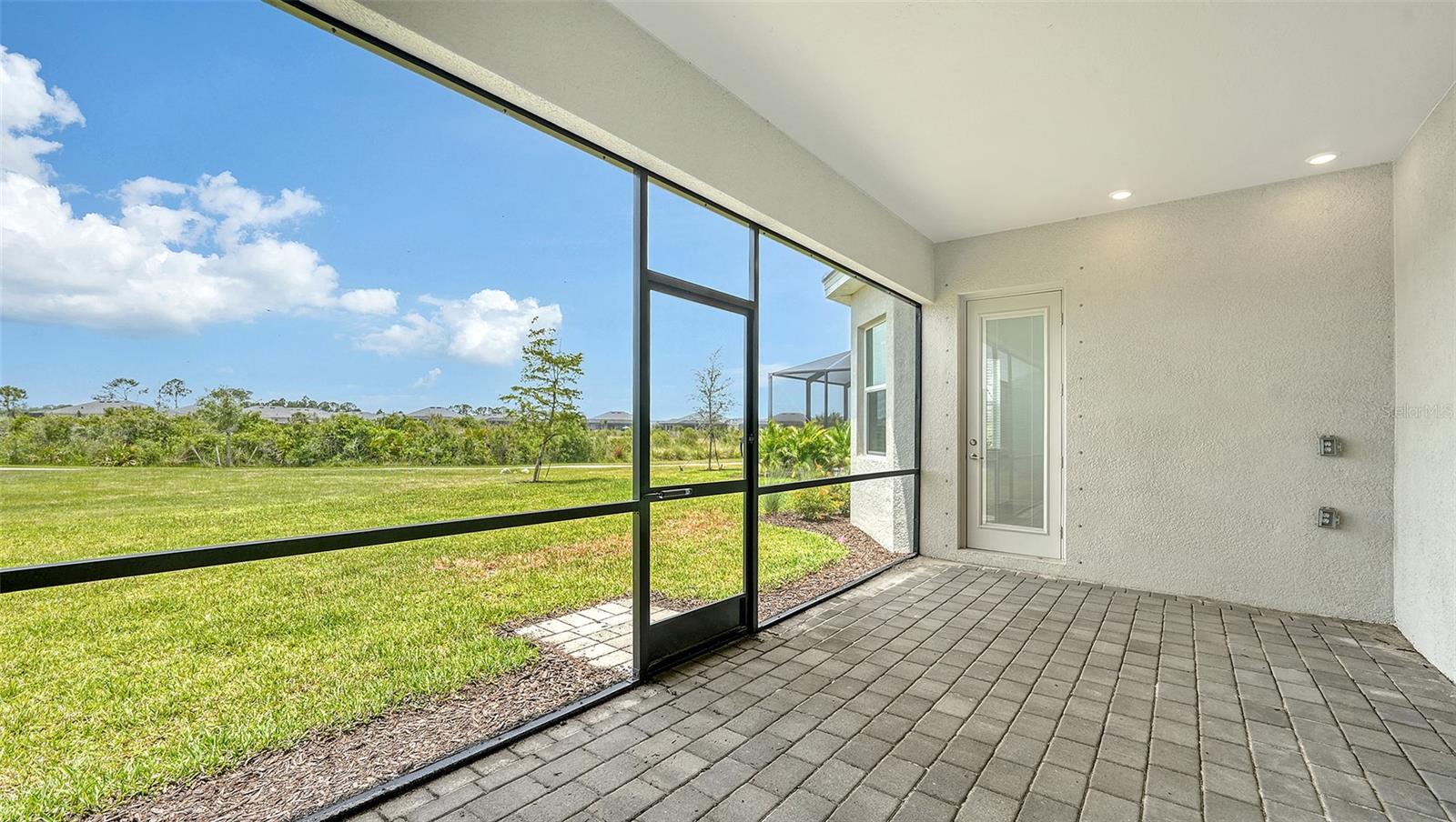 Image 10 of 59 For 17449 Sandpearl Road