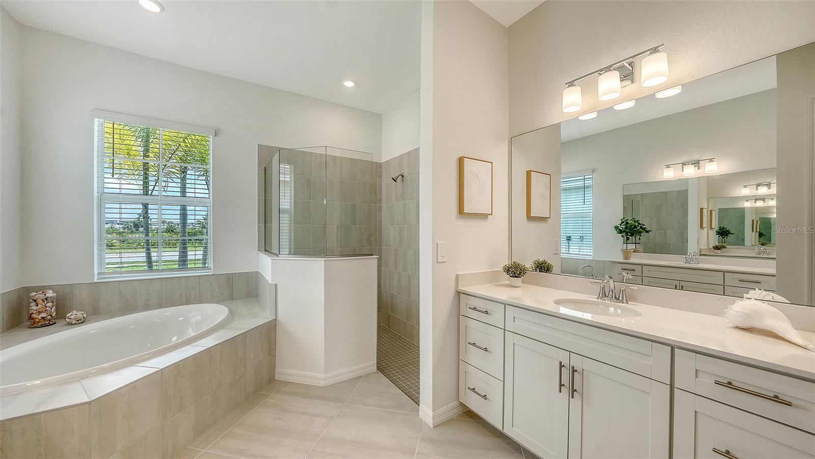 Image 26 of 59 For 17449 Sandpearl Road