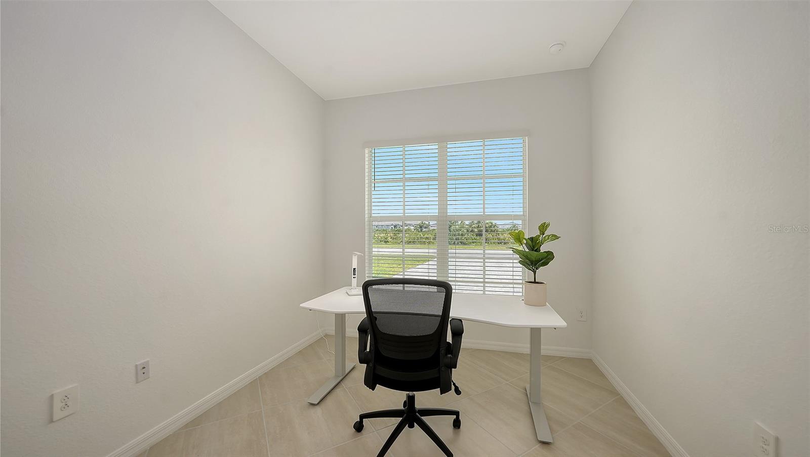 Image 31 of 59 For 17449 Sandpearl Road