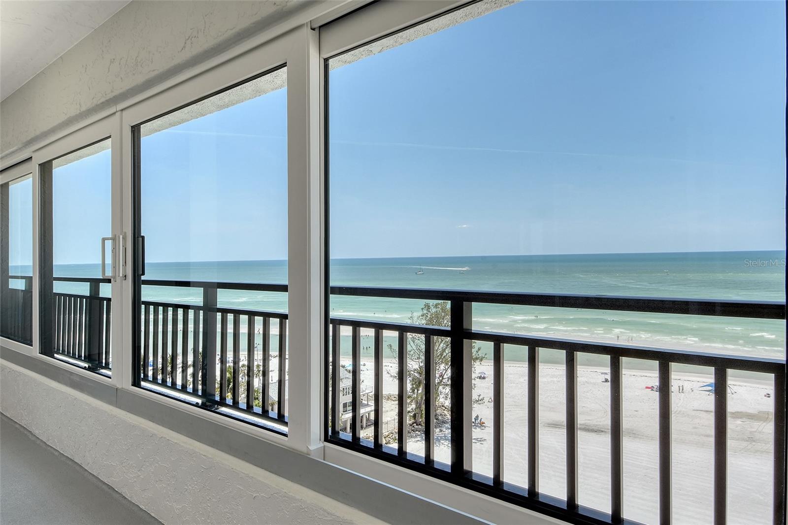 Image 13 of 69 For 20 Whispering Sands Drive 1201