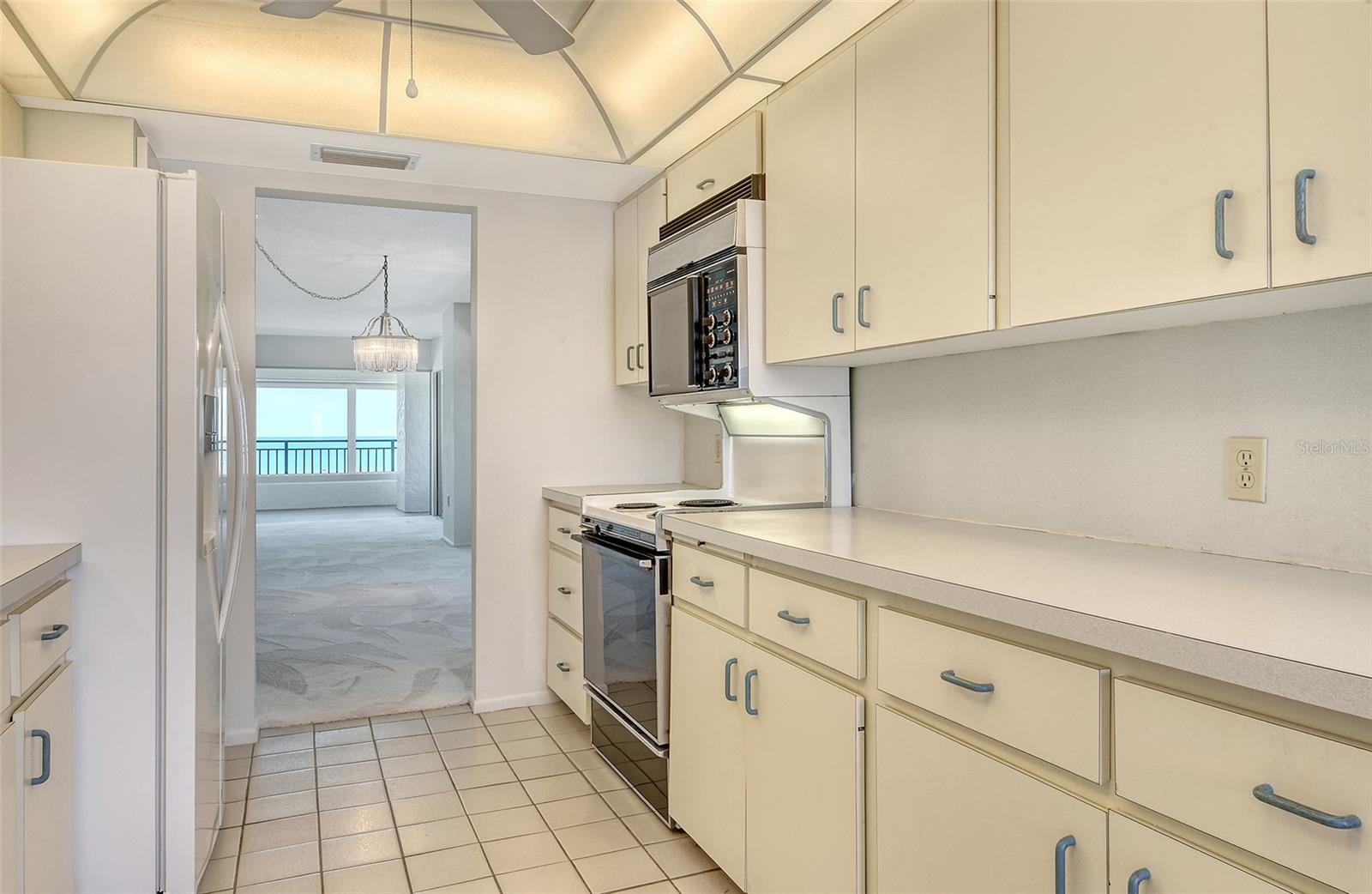Image 30 of 69 For 20 Whispering Sands Drive 1201