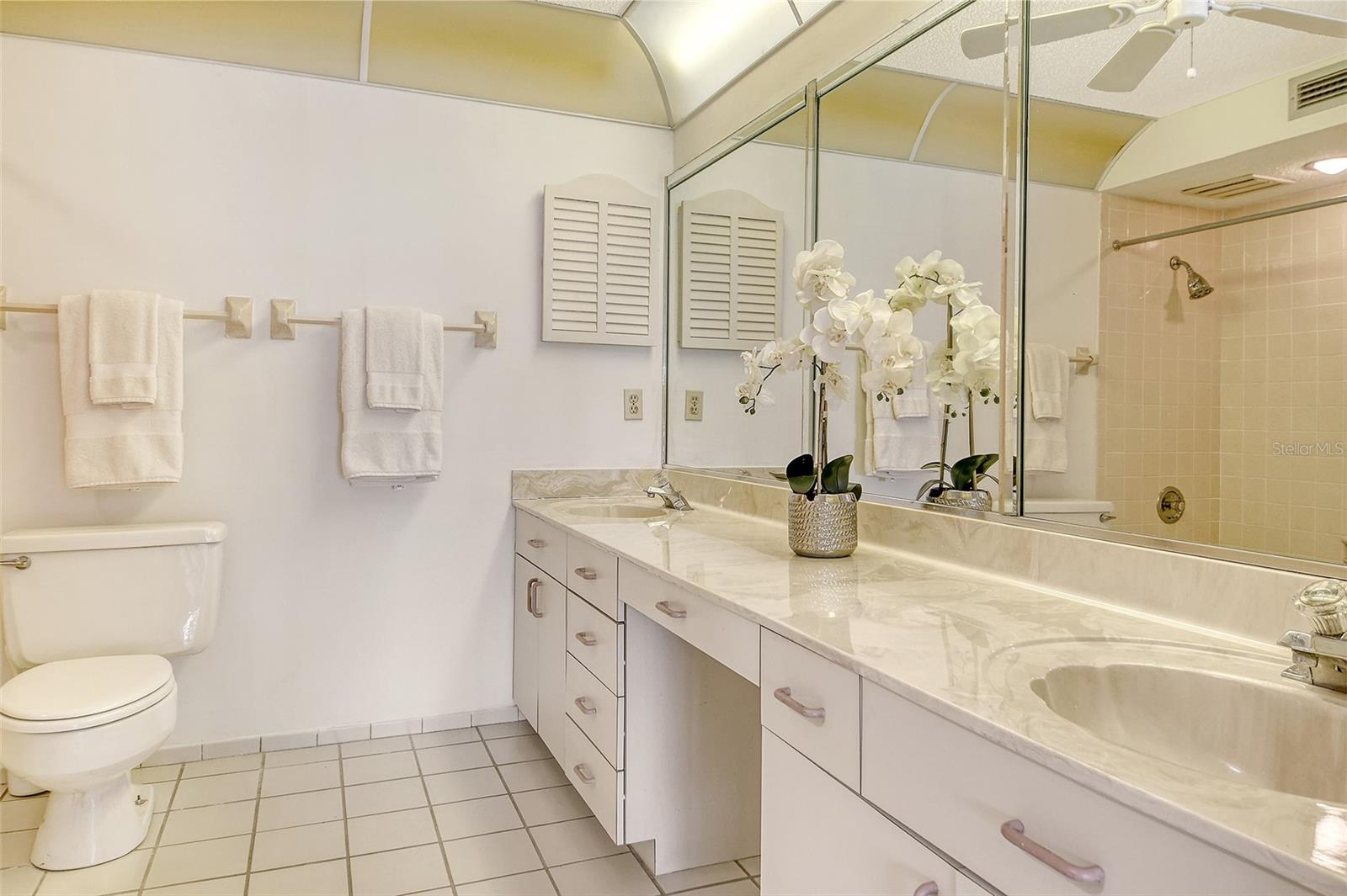Image 34 of 69 For 20 Whispering Sands Drive 1201