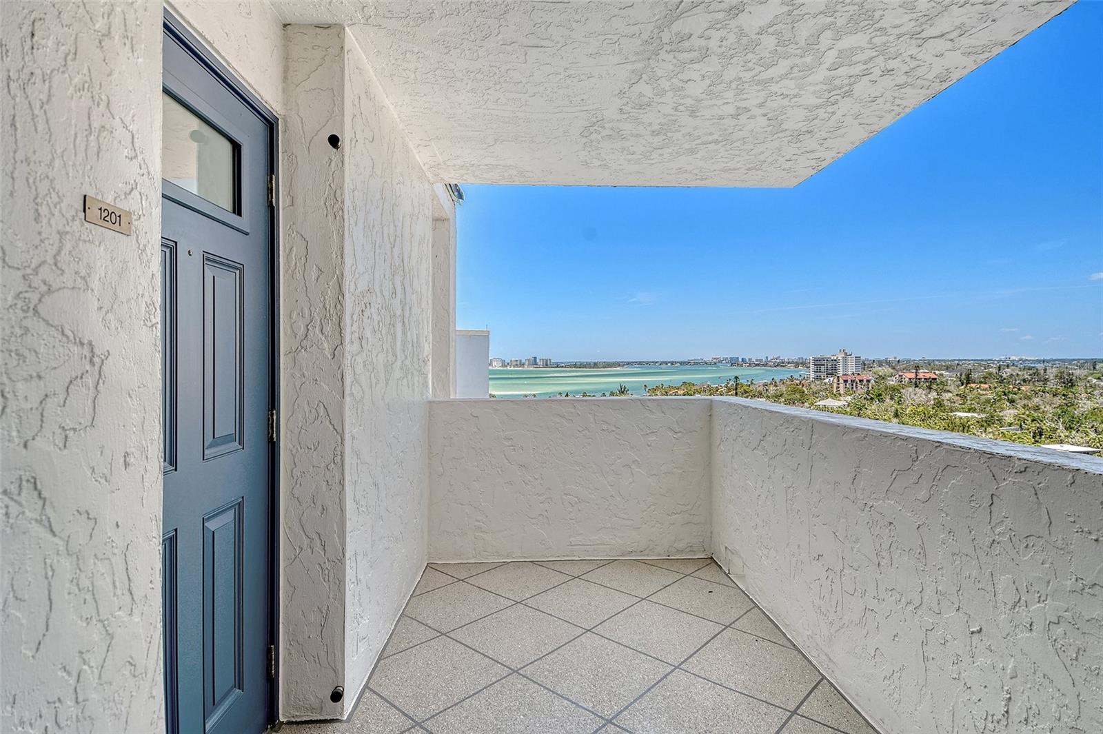 Image 5 of 69 For 20 Whispering Sands Drive 1201