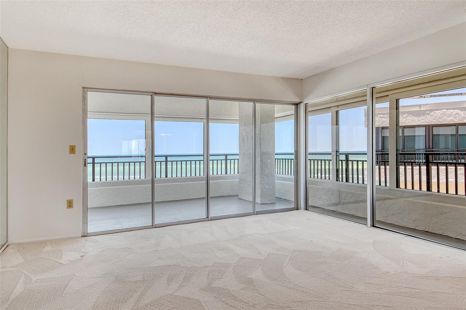 Image 7 of 69 For 20 Whispering Sands Drive 1201