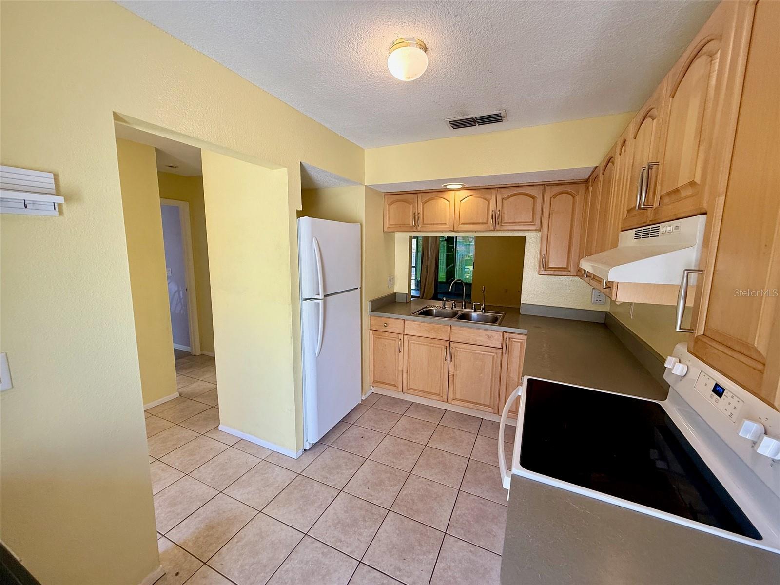 Image 2 of 20 For 1531 41st Avenue Drive E 24