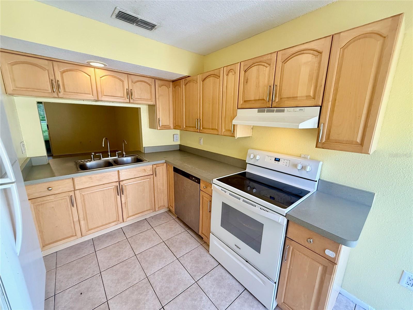 Image 4 of 20 For 1531 41st Avenue Drive E 24