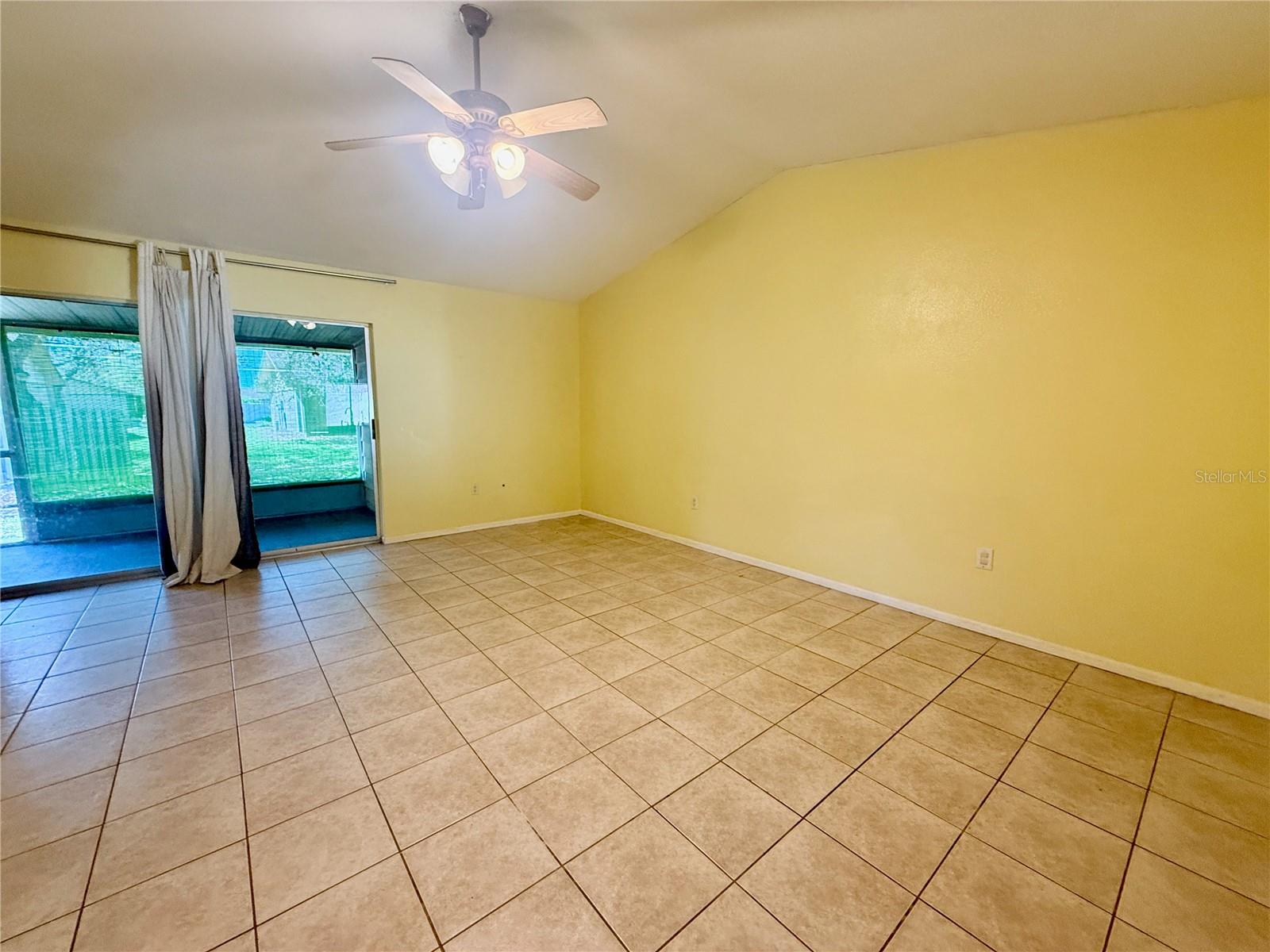Image 9 of 20 For 1531 41st Avenue Drive E 24