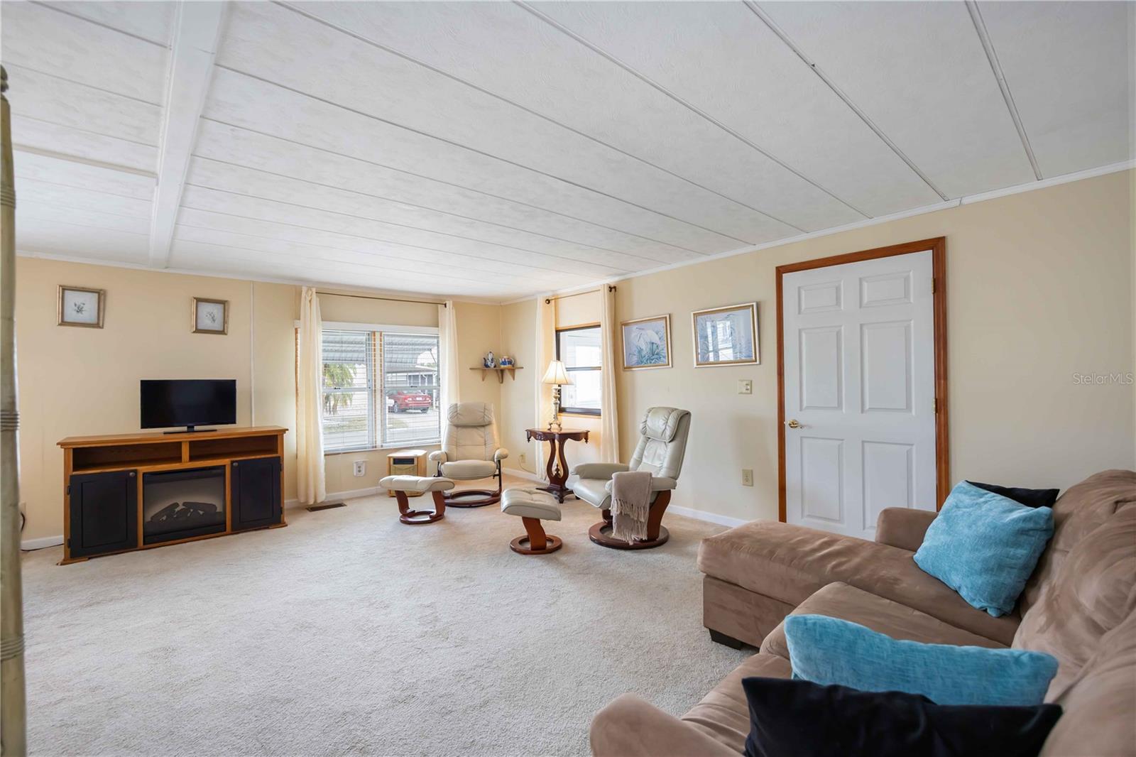 Image 12 of 32 For 1005 45th Avenue E