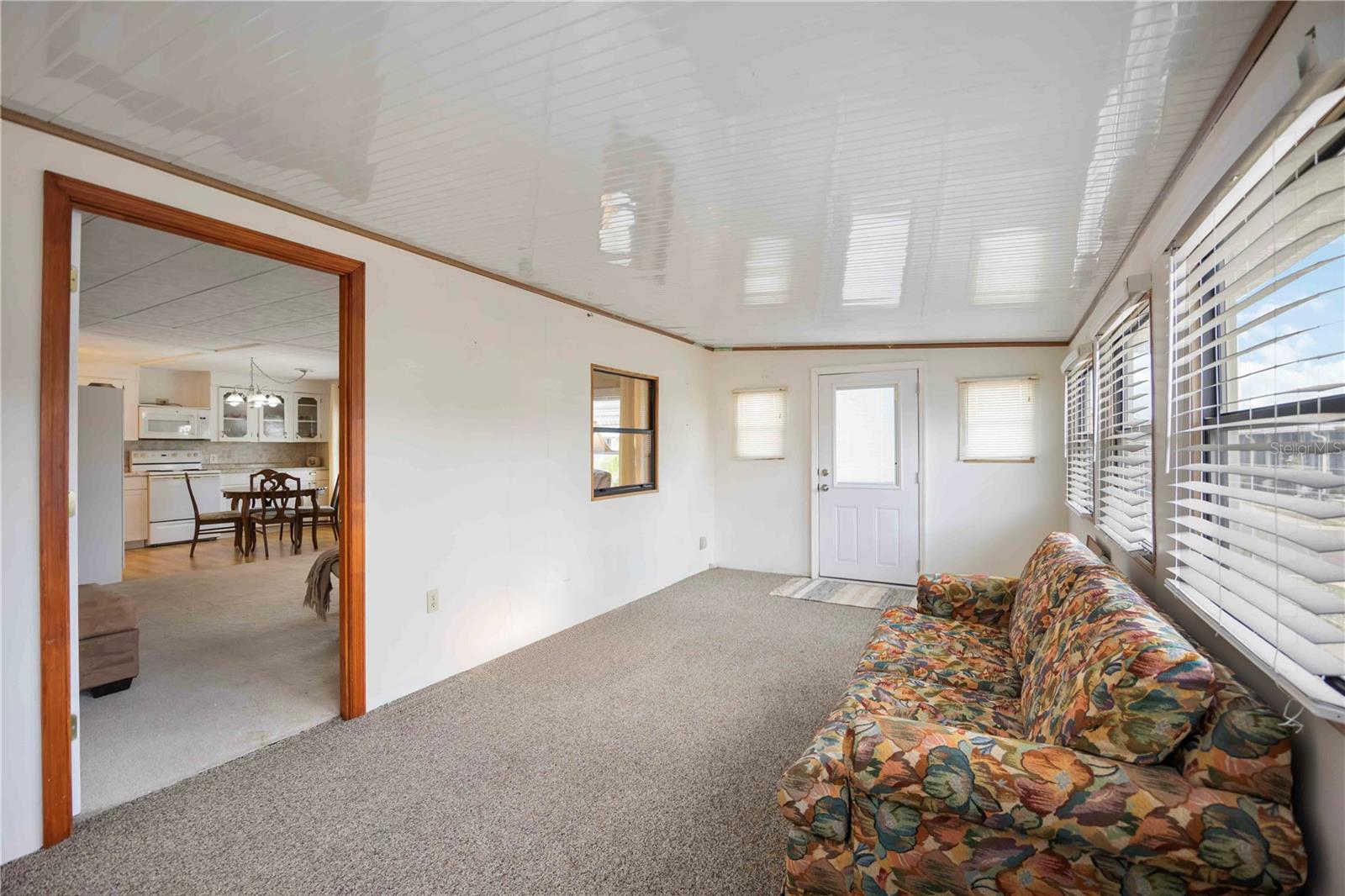 Image 14 of 32 For 1005 45th Avenue E