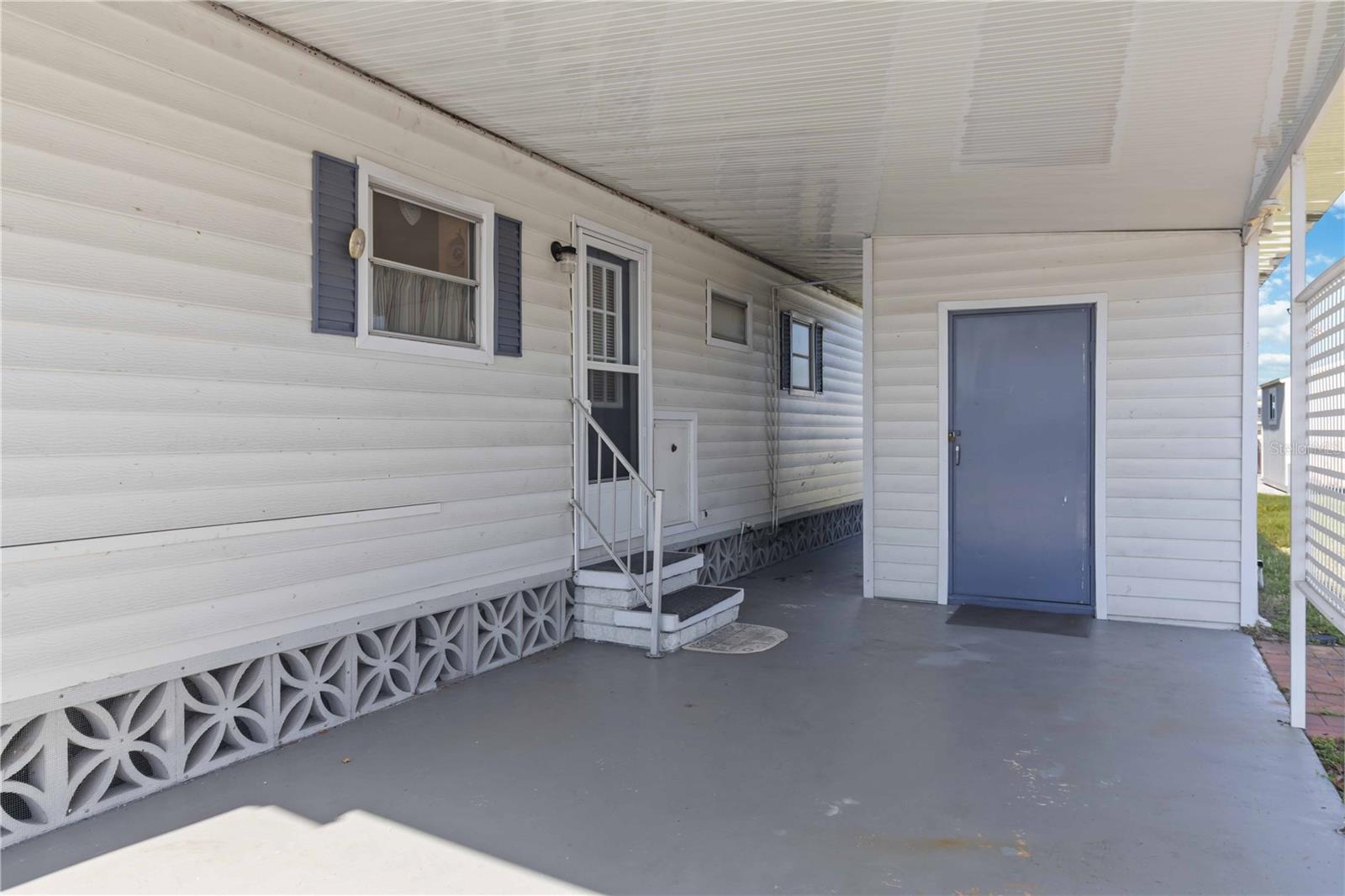 Image 3 of 32 For 1005 45th Avenue E