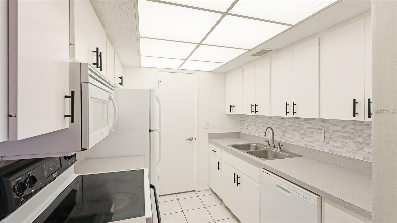 Image 9 of 25 For 6124 43rd Street W 404a