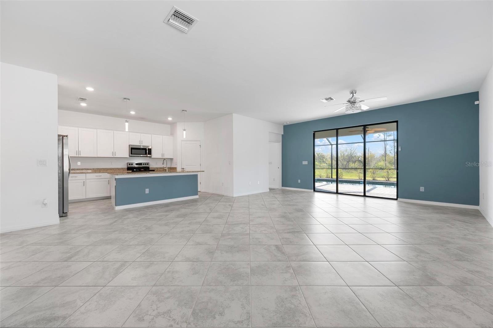 Image 11 of 45 For 15937 Honey Suckle Street