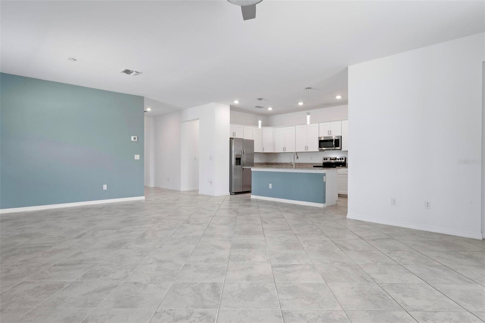 Image 14 of 45 For 15937 Honey Suckle Street
