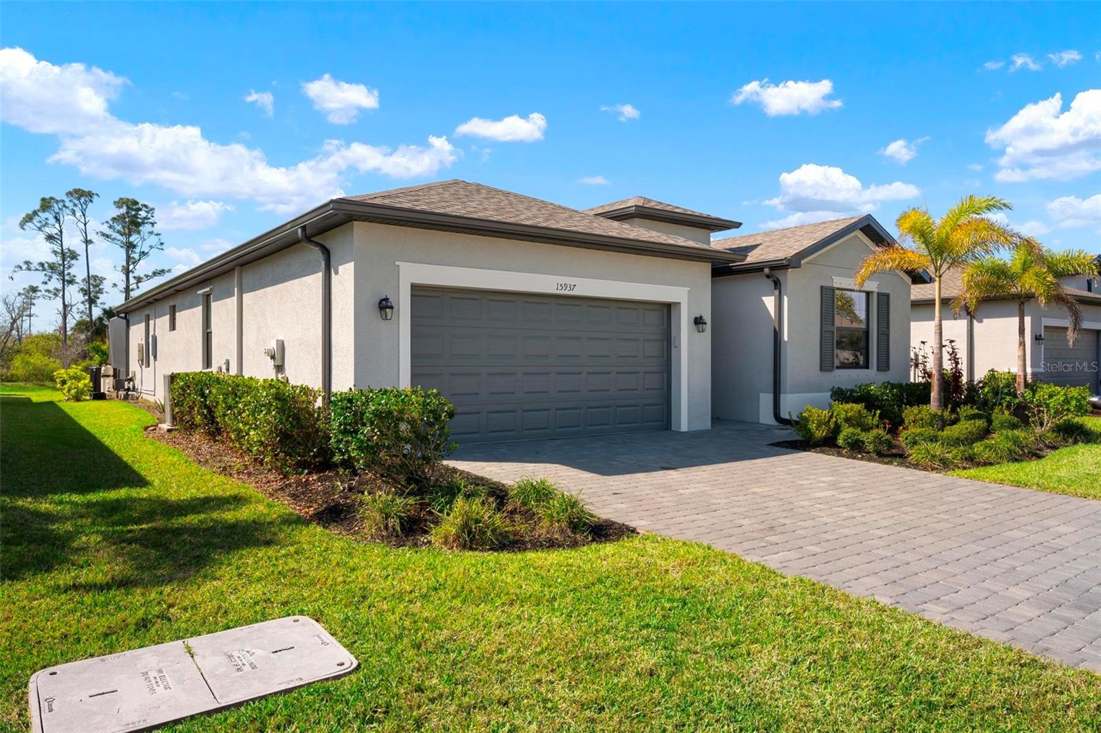 Image 4 of 45 For 15937 Honey Suckle Street