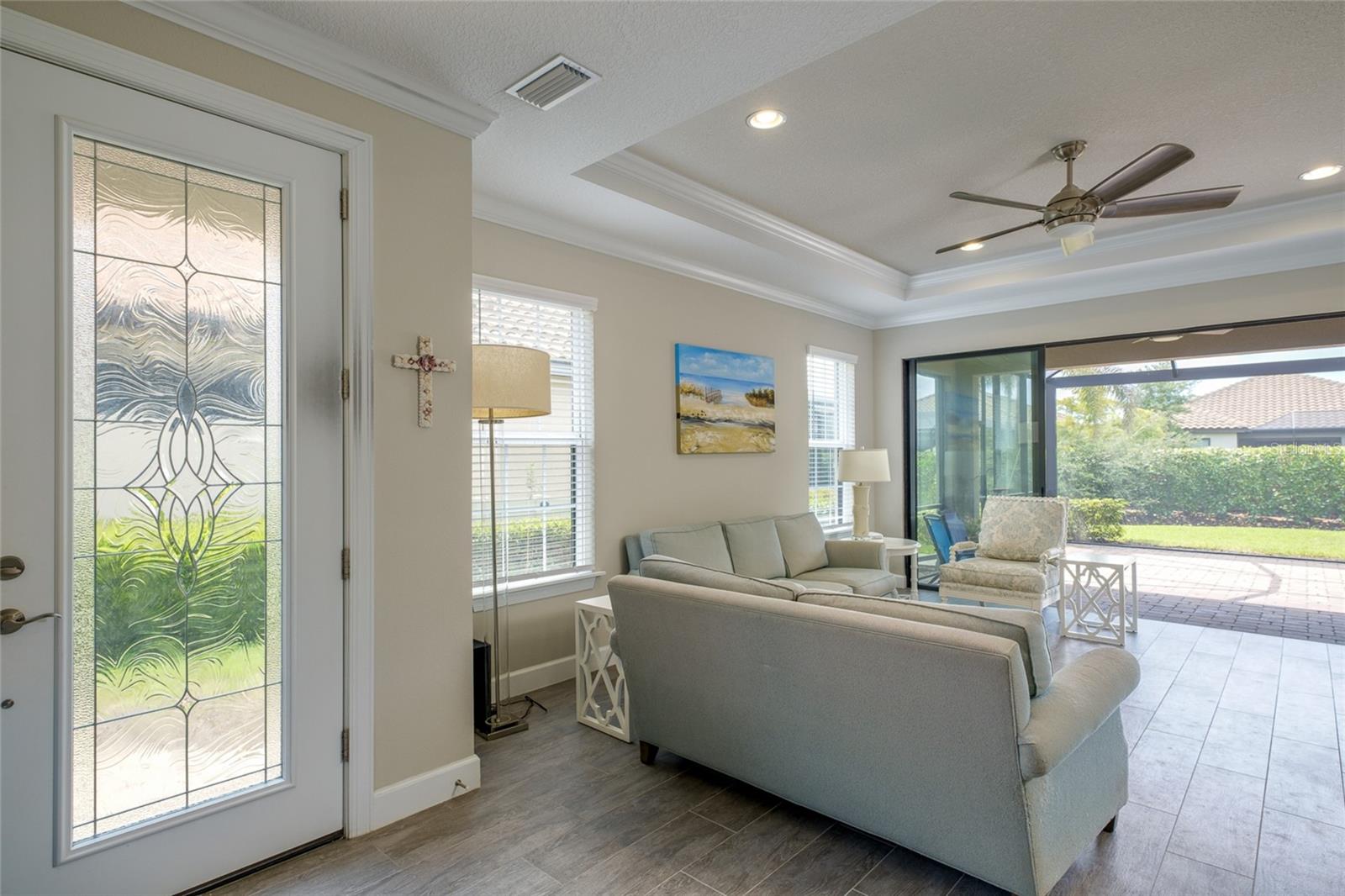 Image 4 of 46 For 5301 Bartolomeo Street