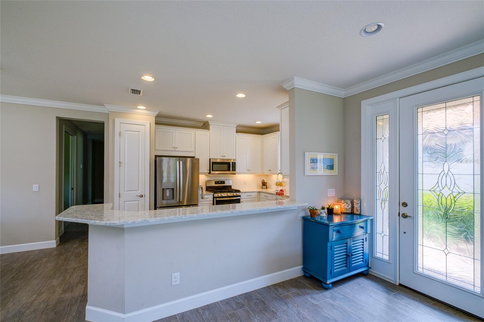 Image 7 of 46 For 5301 Bartolomeo Street