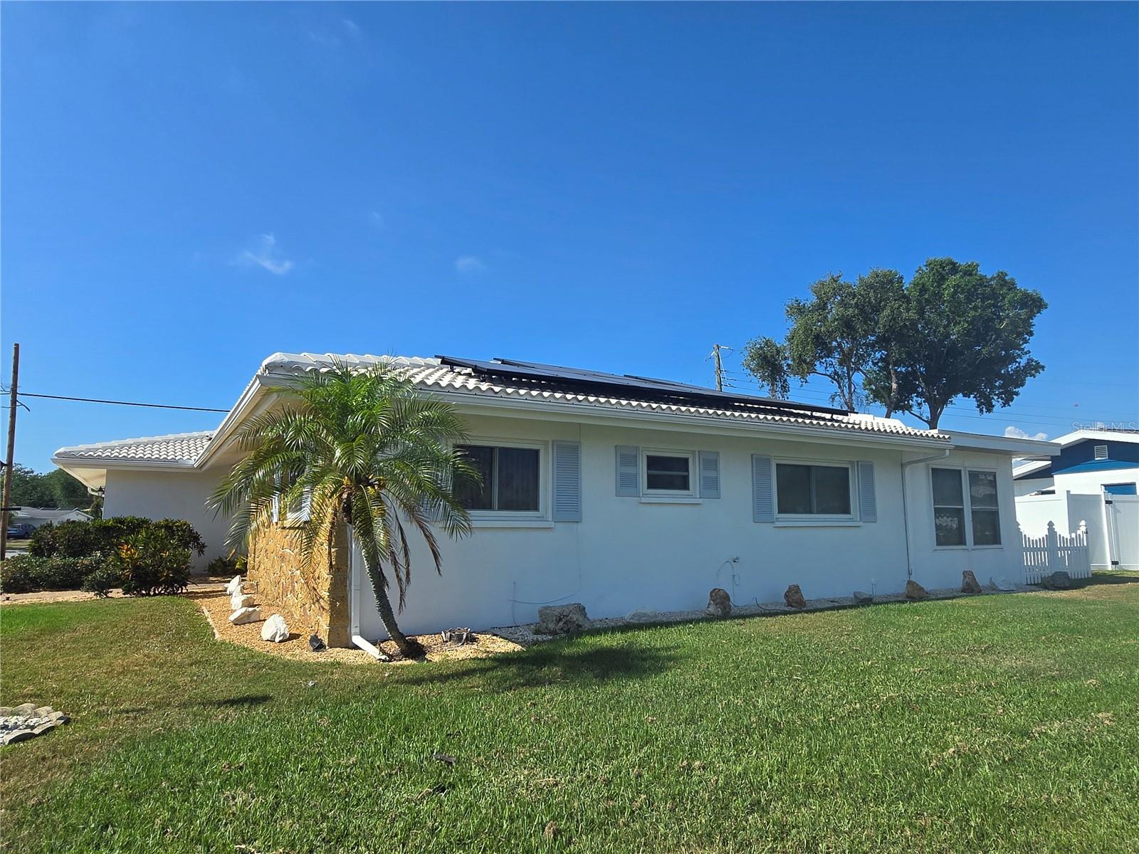 Image 3 of 11 For 3105 Gulfgate Drive