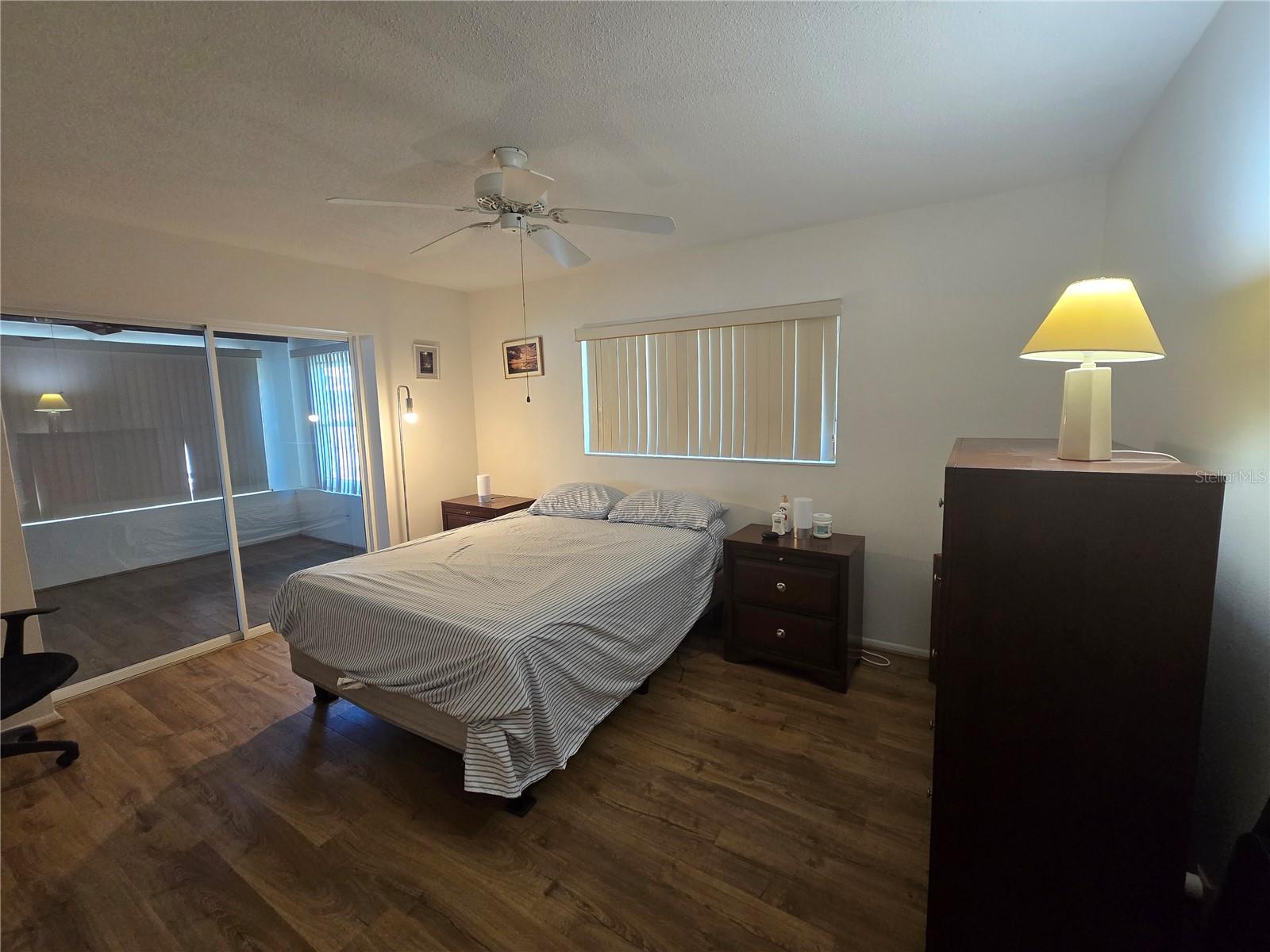 Image 7 of 11 For 3105 Gulfgate Drive