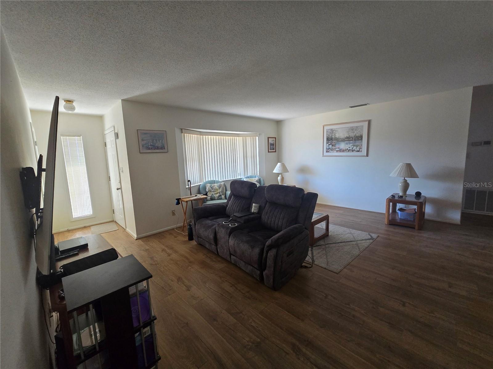 Image 8 of 11 For 3105 Gulfgate Drive