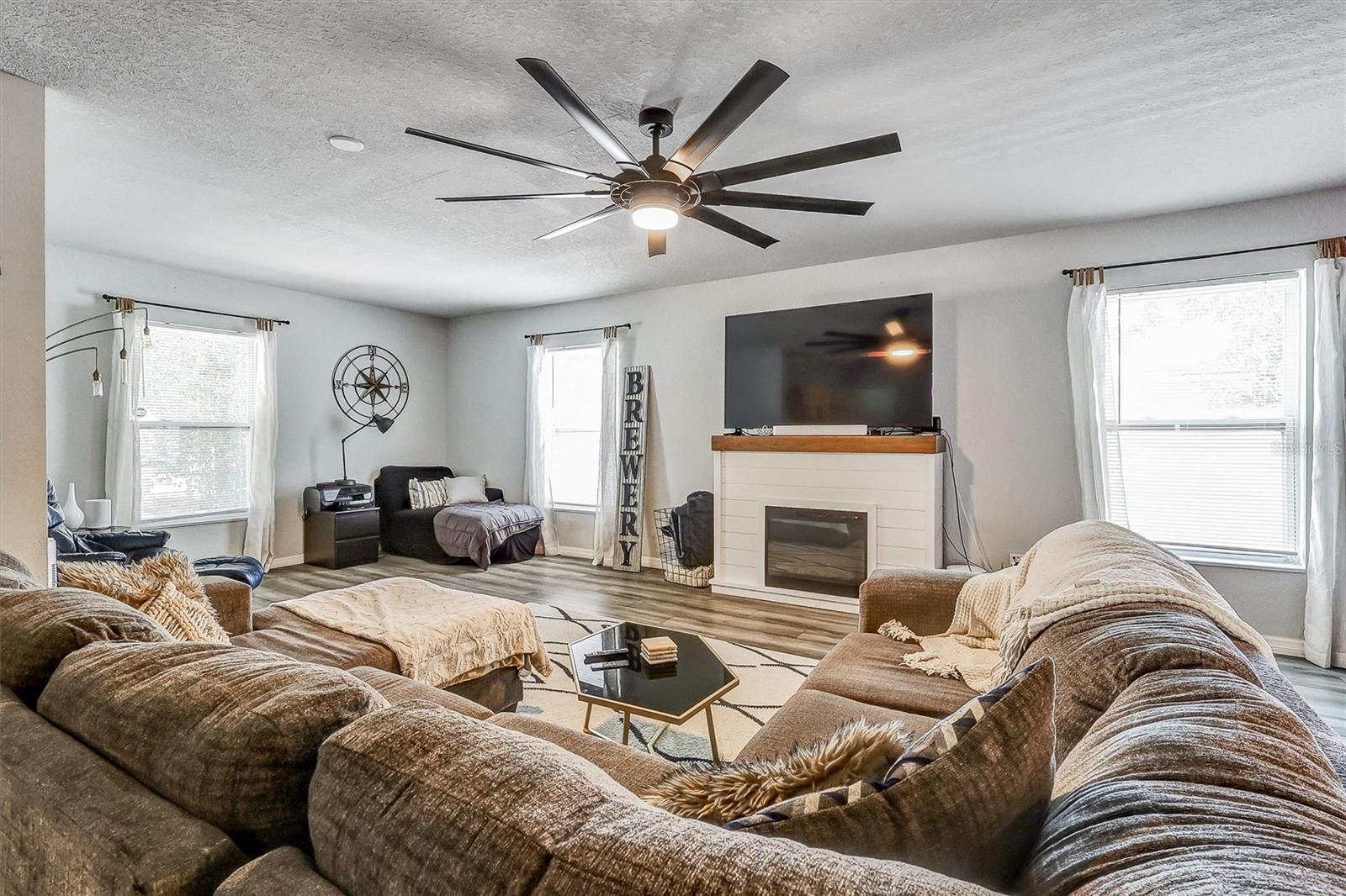 Image 6 of 21 For 4542 19th Avenue S