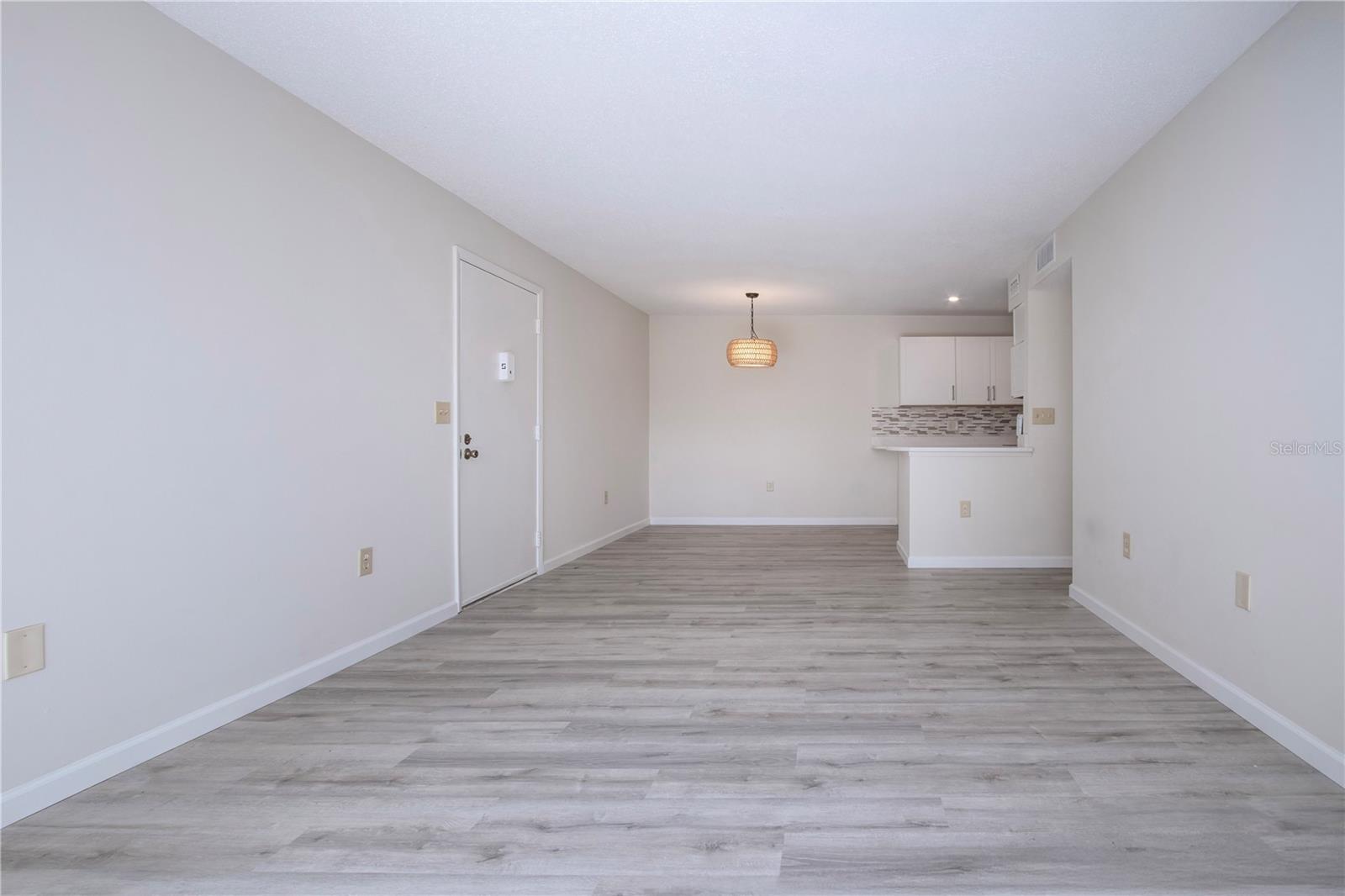 Image 14 of 51 For 3259 Beneva Road 102