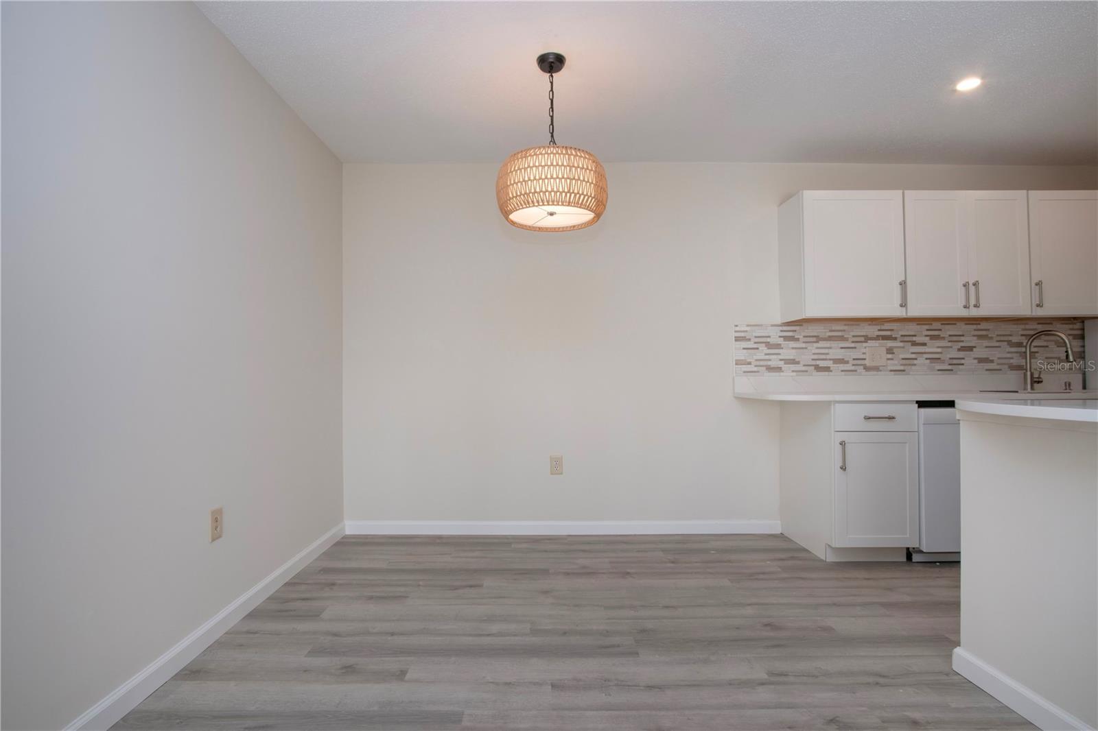 Image 15 of 51 For 3259 Beneva Road 102
