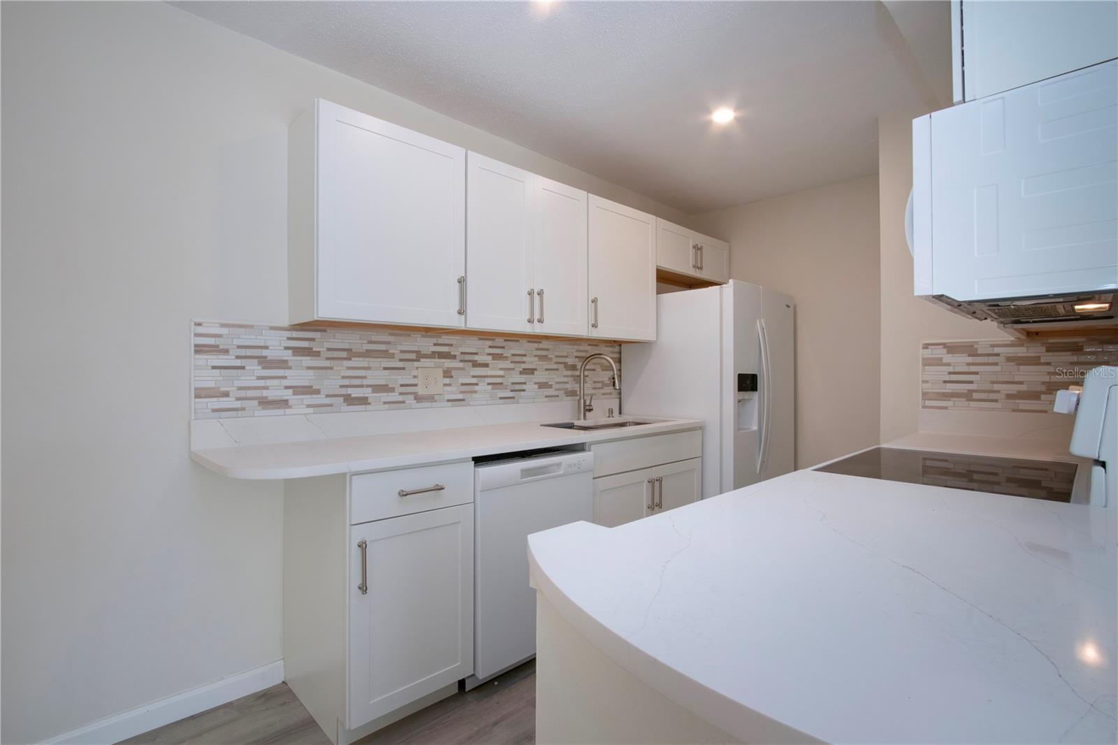 Image 17 of 51 For 3259 Beneva Road 102