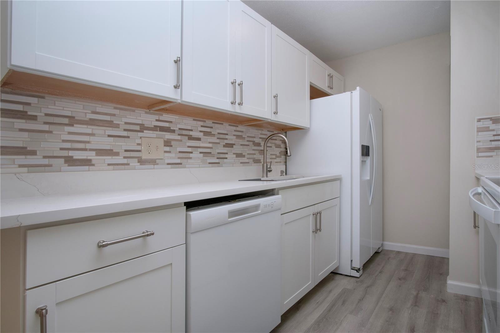 Image 20 of 51 For 3259 Beneva Road 102