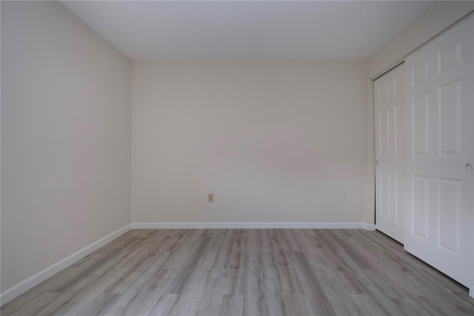 Image 30 of 51 For 3259 Beneva Road 102