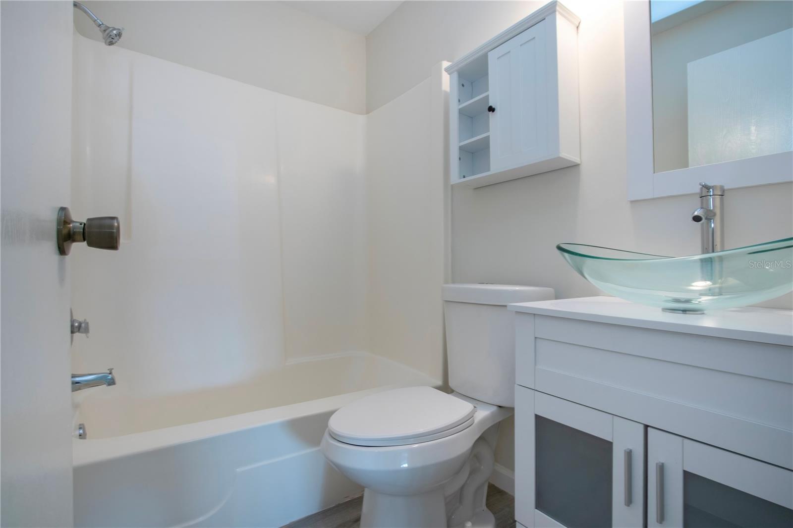Image 34 of 51 For 3259 Beneva Road 102