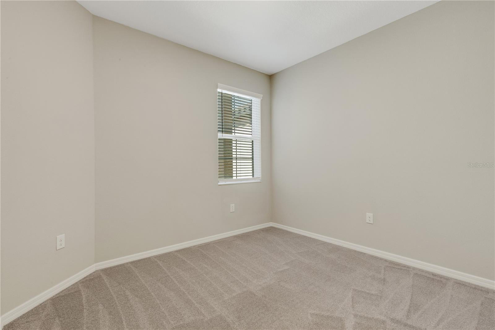 Image 13 of 30 For 5985 Amberly Drive