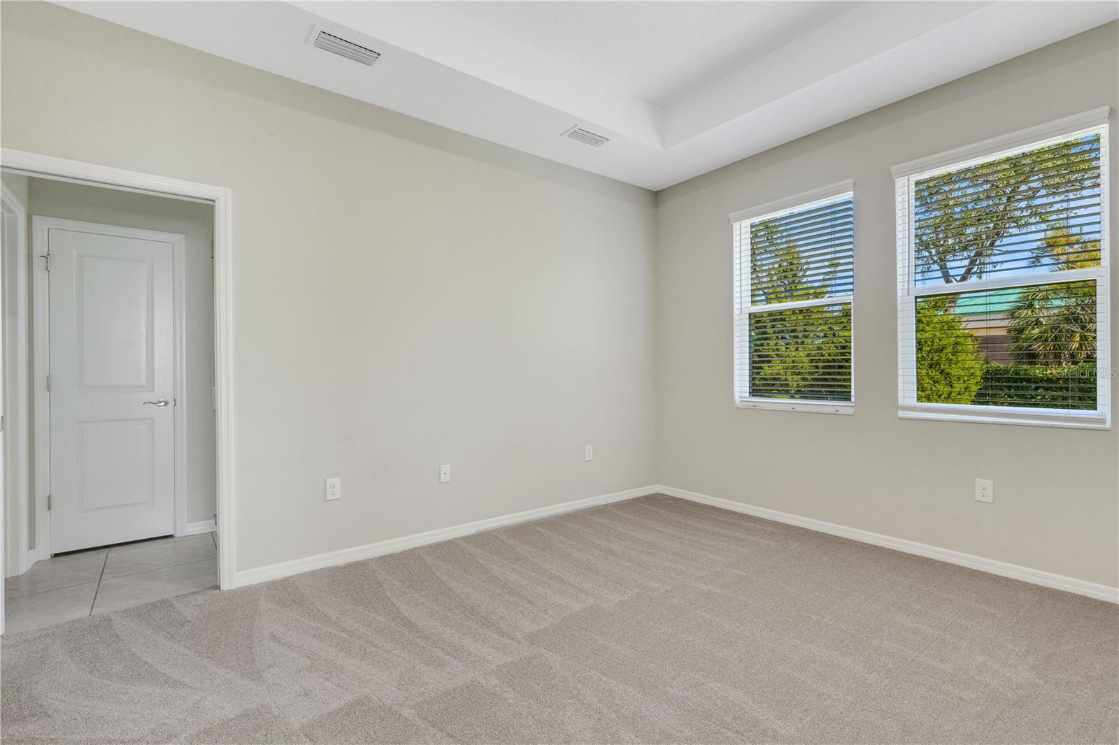 Image 20 of 30 For 5985 Amberly Drive
