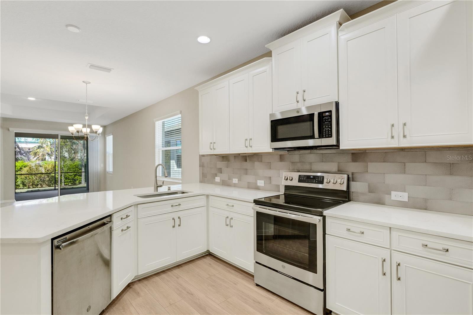 Image 9 of 30 For 5985 Amberly Drive