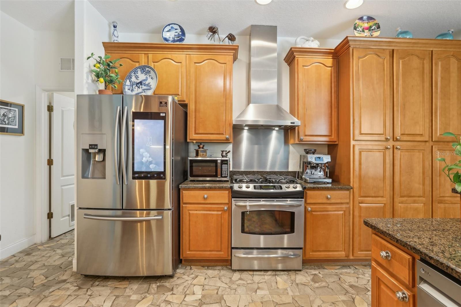 Listing photo id 11 for 18026 Nutcracker Road