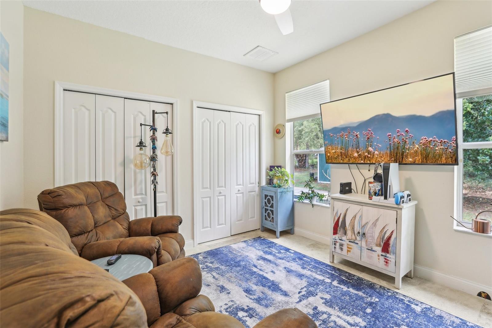 Listing photo id 13 for 18026 Nutcracker Road