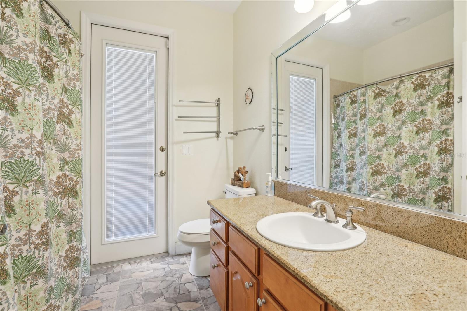 Listing photo id 15 for 18026 Nutcracker Road