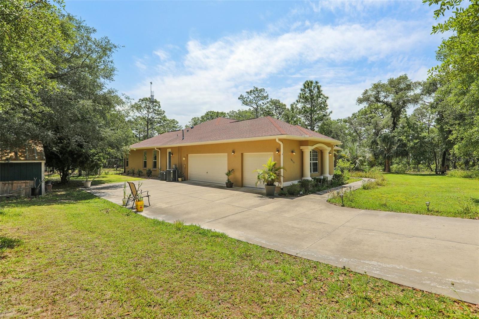 Listing photo id 31 for 18026 Nutcracker Road