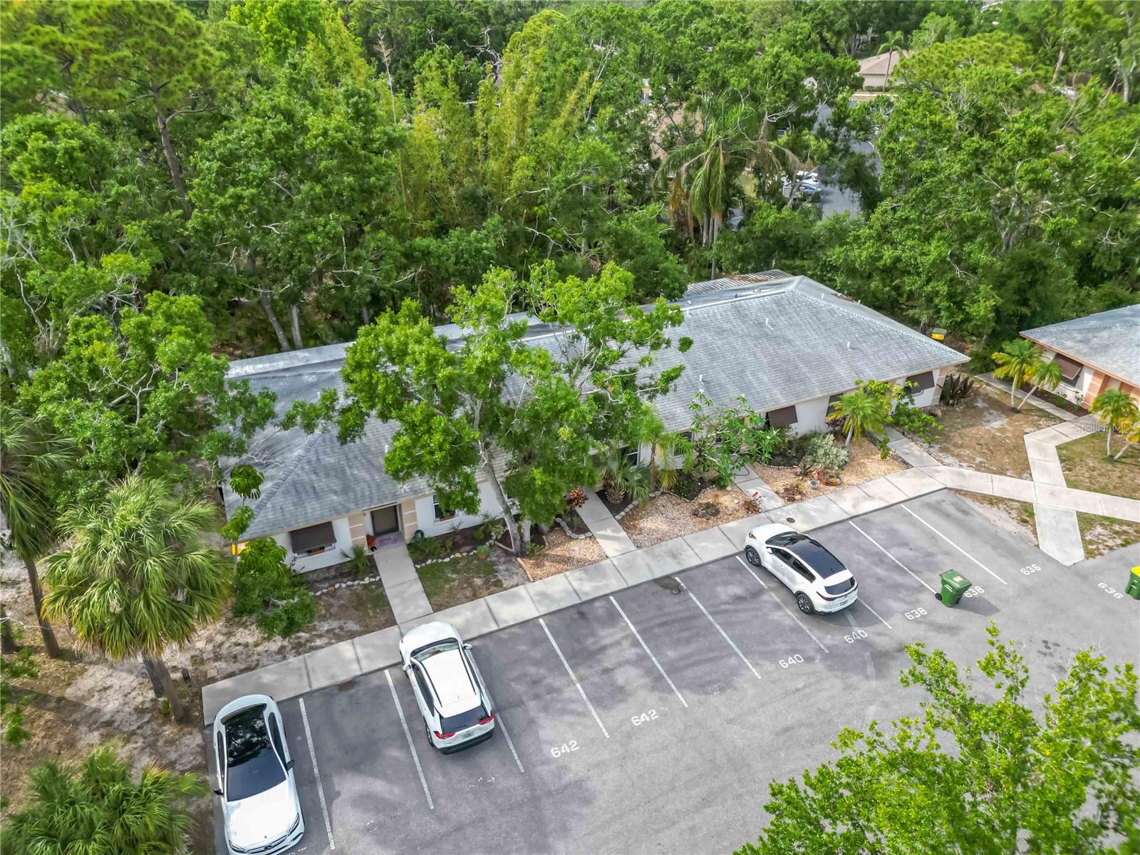 Image 12 of 47 For 642 Jefferson Avenue 13