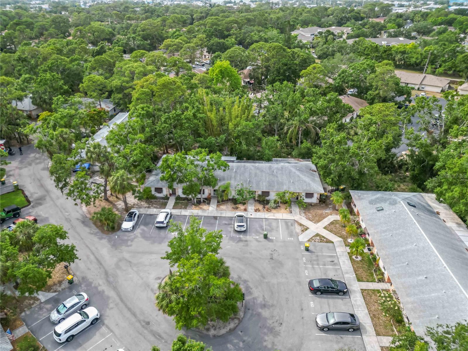 Image 13 of 47 For 642 Jefferson Avenue 13