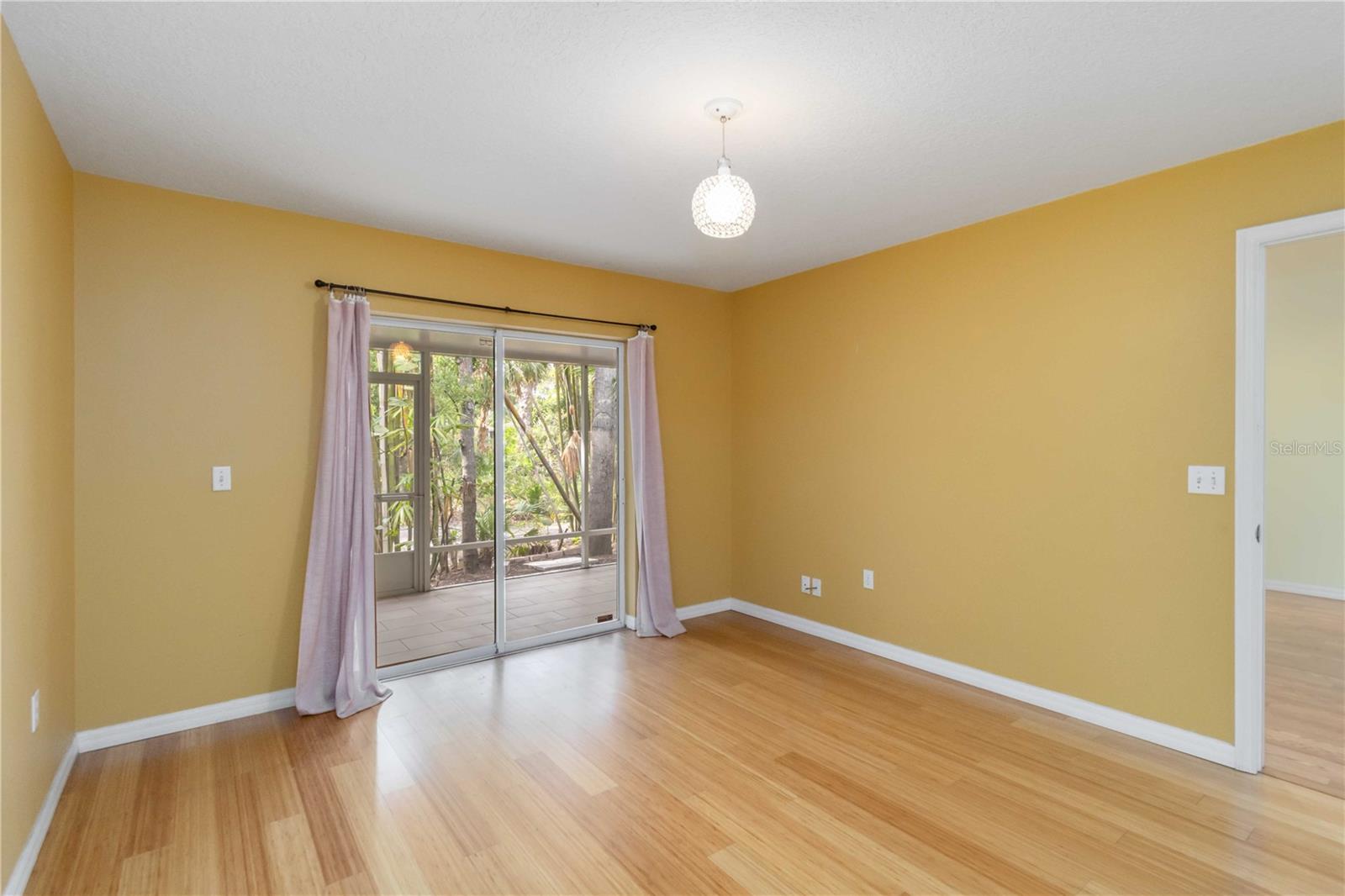 Image 30 of 47 For 642 Jefferson Avenue 13
