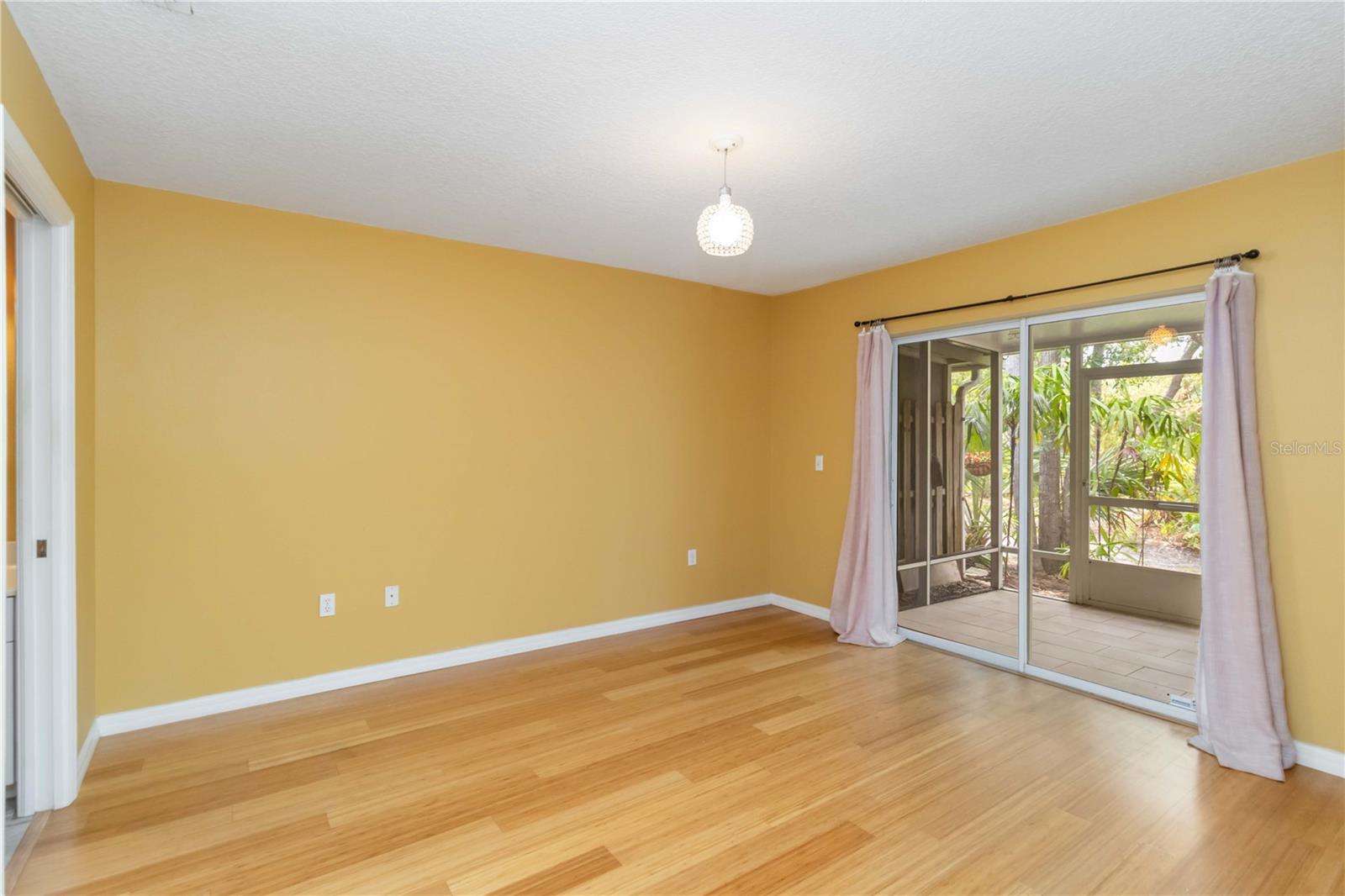 Image 31 of 47 For 642 Jefferson Avenue 13